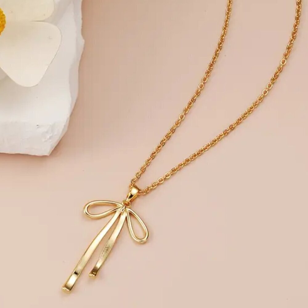 Retro Bow Necklace